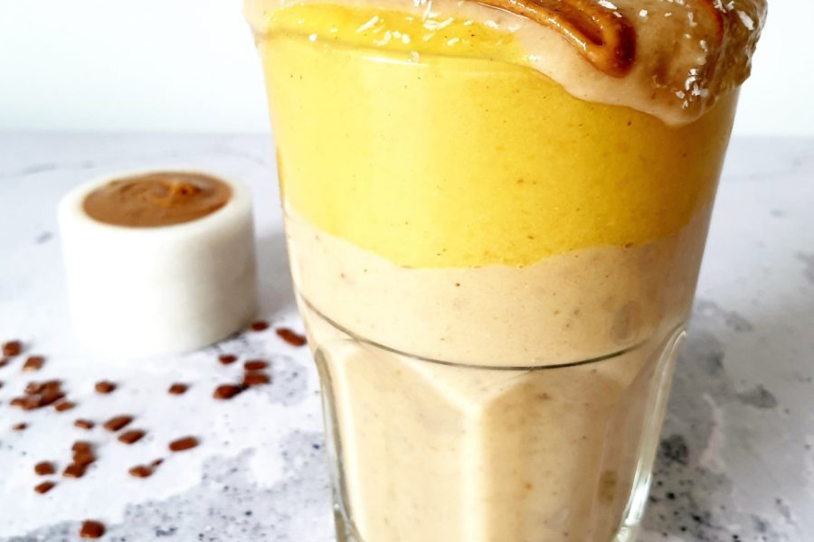 Vegan Milkshake, recept met peanutbutter,mango en banaan