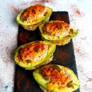 Recept tuna-melt toast met avocado en jalapeño